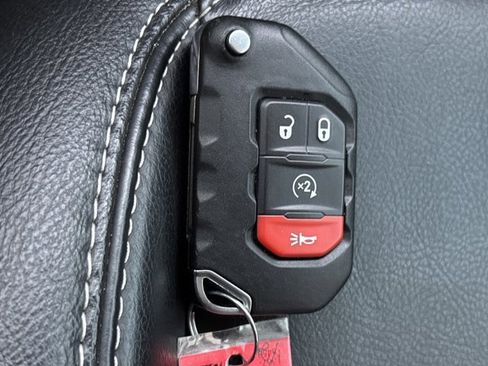 Used 2023 Jeep Wrangler Unlimited Sahara w/ Cold Weather Group image 40