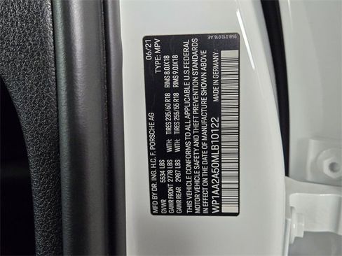 Used 2021 Porsche Macan image 30