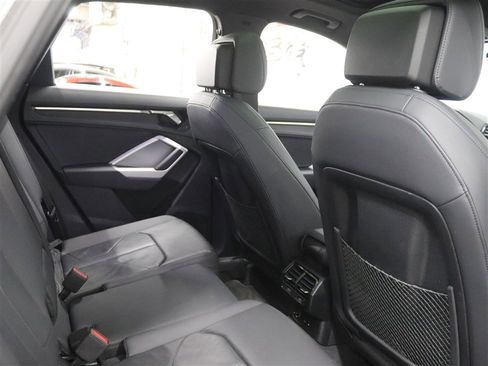 Used 2023 Audi Q3 2.0T Premium image 21