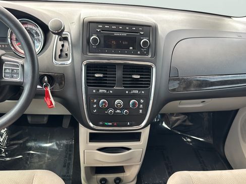 Used 2015 Dodge Grand Caravan SE w/ Quick Order Package 29E SE FWD image 15