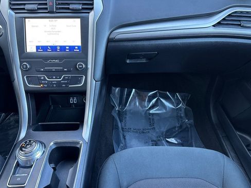 Used 2020 Ford Fusion SE image 29