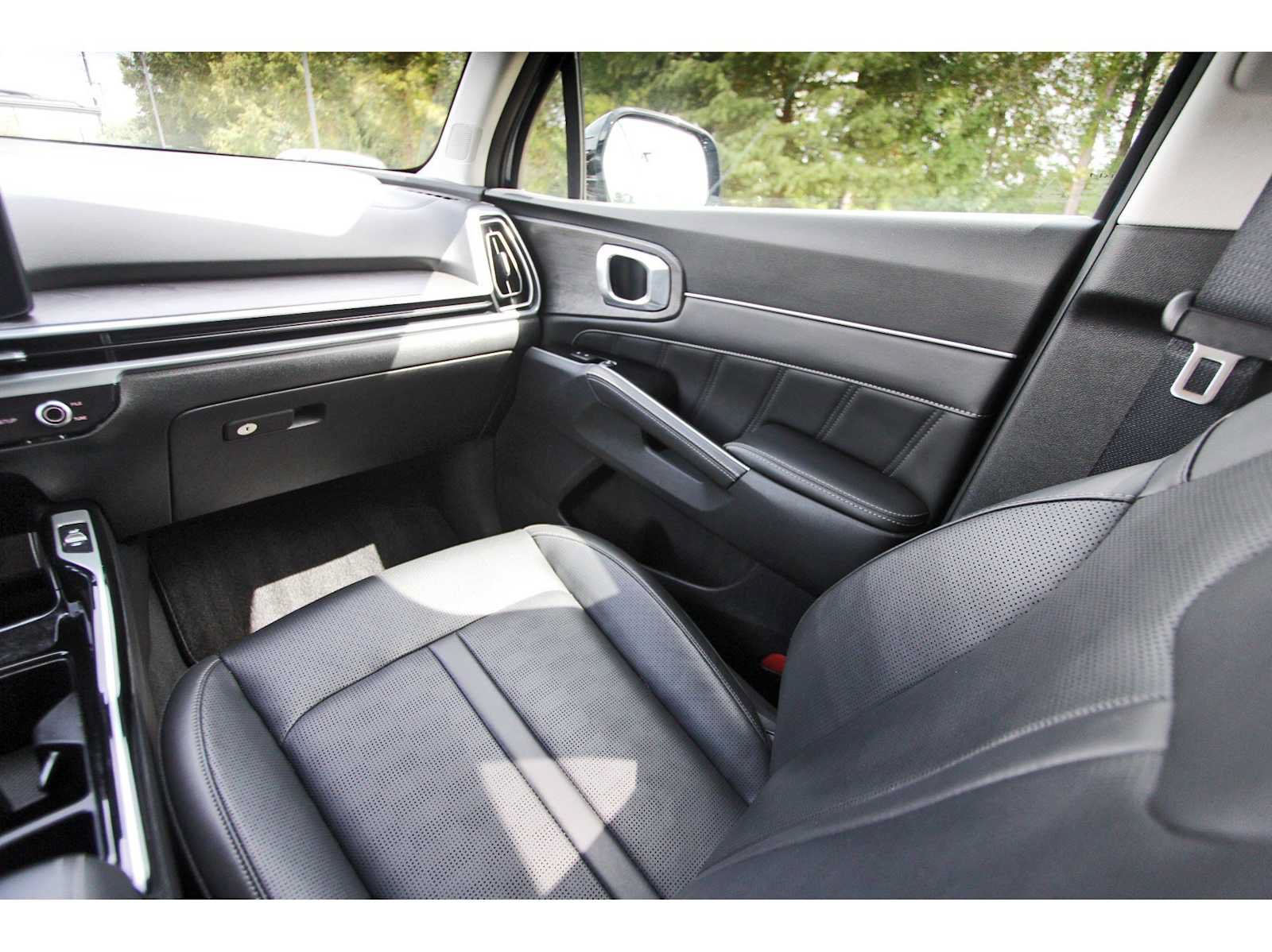 Used 2024 Kia Sorento SX AWD/4WD image 8