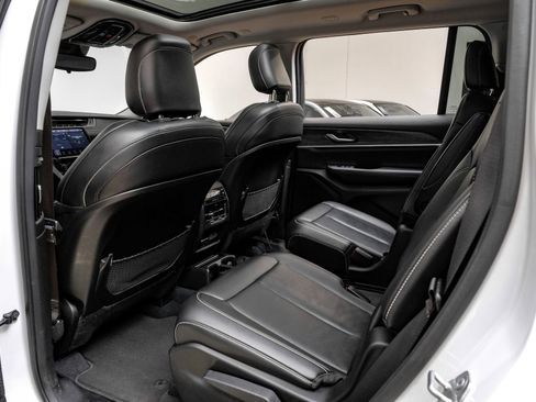 Used 2023 Jeep Grand Cherokee L Limited AWD/4WD image 42