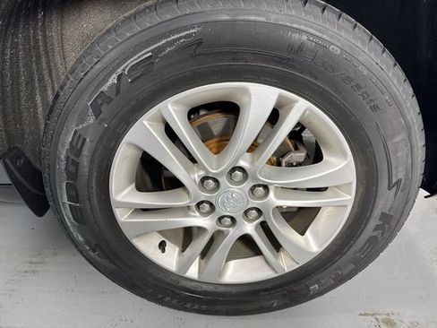 Used 2018 Buick Enclave Essence AWD/4WD image 6