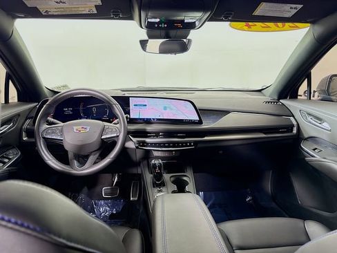 Used 2024 Cadillac XT4 Sport w/ Technology Package image 22