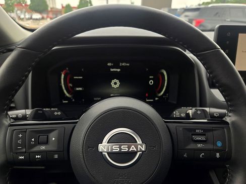 Used 2024 Nissan Rogue SL w/ SL Premium Package image 43