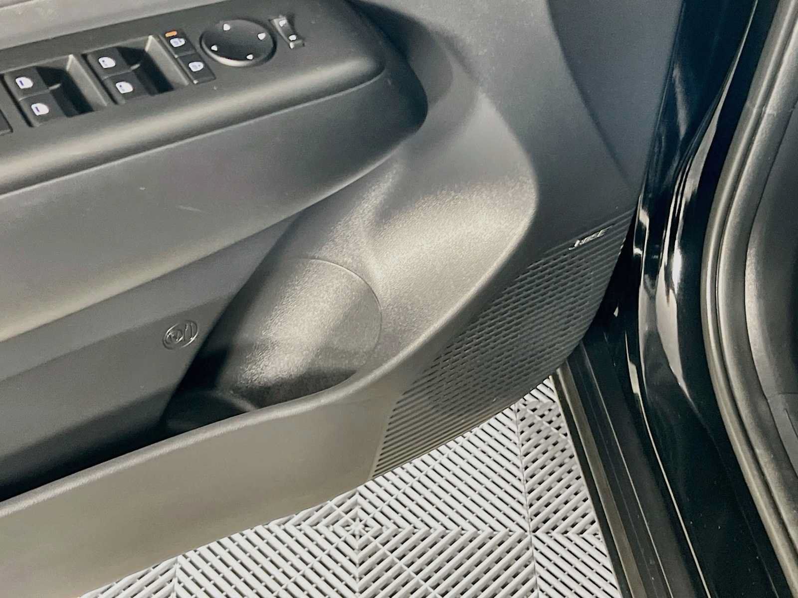 Certified 2024 Hyundai Kona Limited AWD/4WD image 19