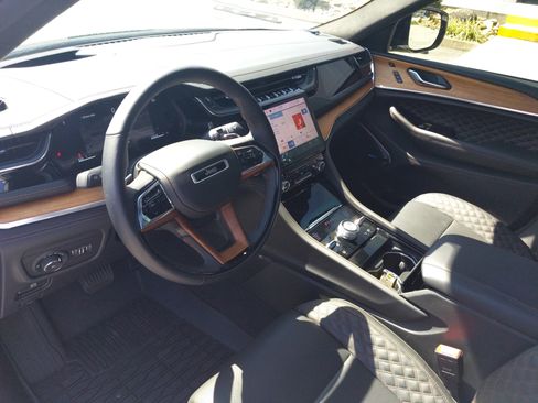 Used 2023 Jeep Grand Cherokee L Summit image 13