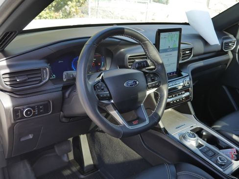 Certified 2023 Ford Explorer ST w/ Equipment Group 401A image 4