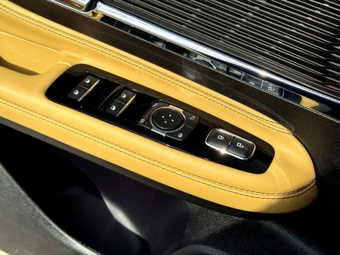 Used 2022 Lincoln Corsair Reserve w/ Elements Package image 17