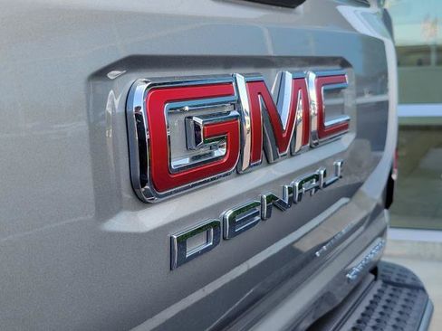 Used 2023 GMC Canyon Denali AWD/4WD image 9