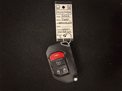 Used 2022 Jeep Wrangler Unlimited Sahara image 32