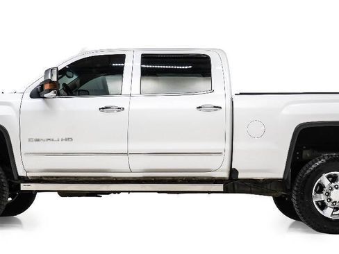 Used 2018 GMC Sierra 3500 Denali w/ Duramax Plus Package AWD/4WD image 6