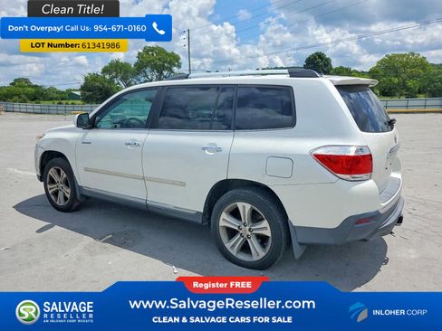 Used 2012 Toyota Highlander Limited w/ Tow Pkg FWD image 3