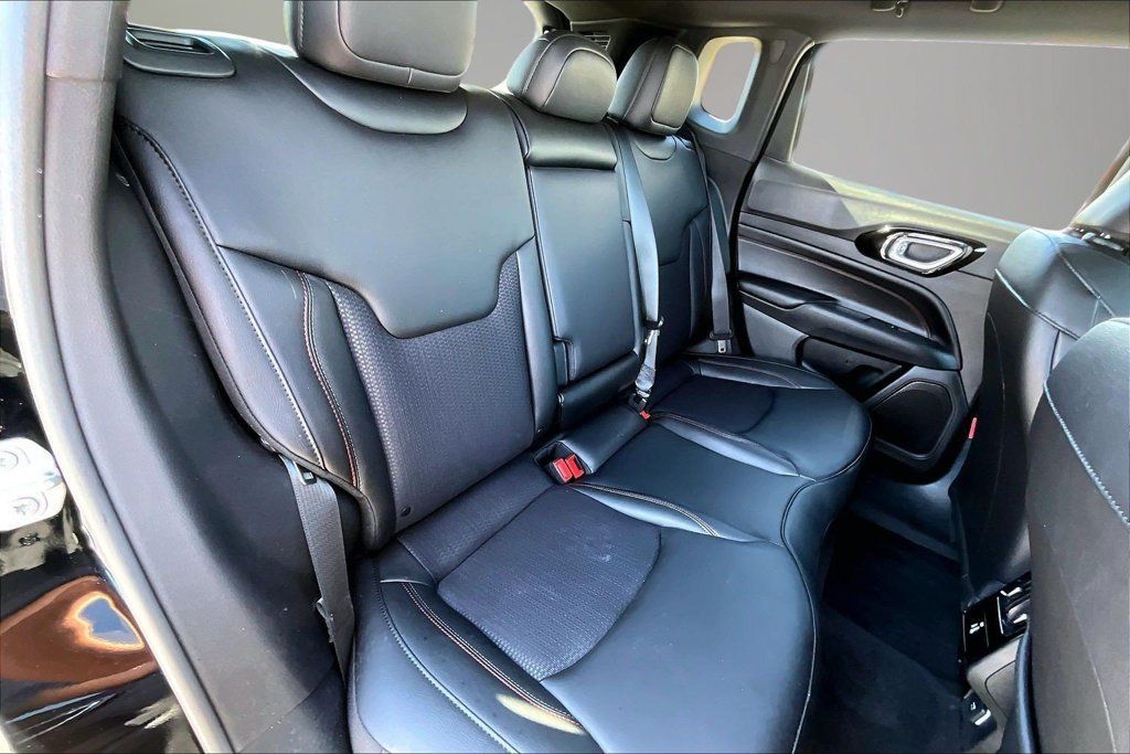 Used 2026 Jeep Compass Trailhawk AWD/4WD image 24