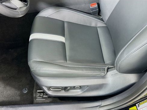 Certified 2025 Toyota Camry SE w/ Convenience Package image 19