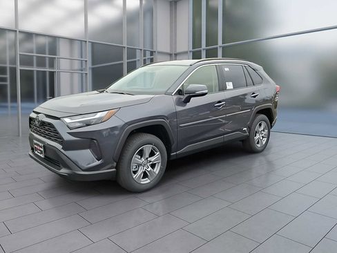 New 2025 Toyota RAV4 LE image 3