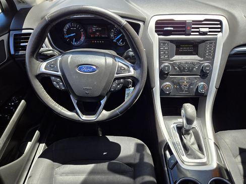 Used 2015 Ford Fusion SE w/ Equipment Group 201A FWD image 7