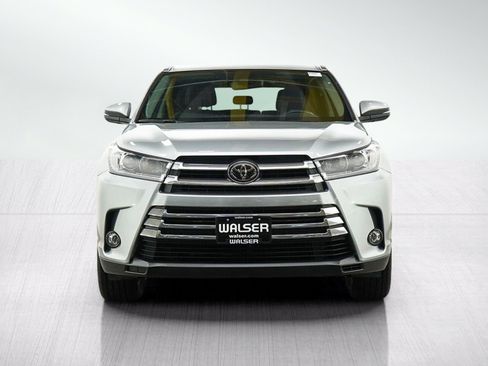 Used 2017 Toyota Highlander Limited w/ Protection Package #3 AWD/4WD image 8