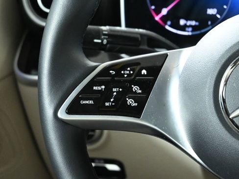 Certified 2025 Mercedes-Benz C 300 4MATIC Sedan image 17