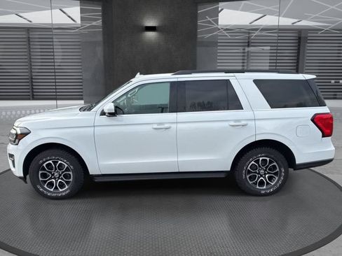 Used 2023 Ford Expedition XLT AWD/4WD image 8