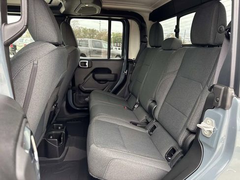 New 2025 Jeep Gladiator Sport image 27