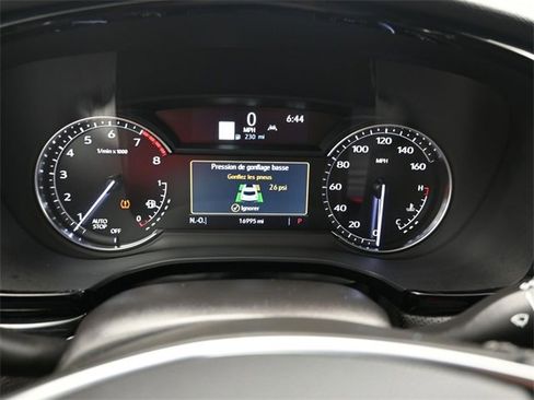 Used 2025 Cadillac XT5 Premium Luxury image 12