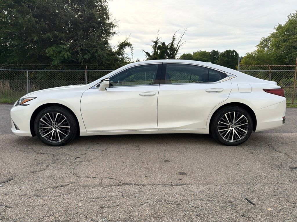 Used 2023 Lexus ES 250 w/ Premium Package w/ Premium Package AWD/4WD image 5