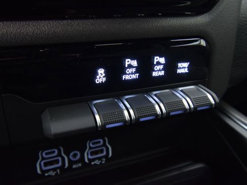 New 2026 RAM 1500 4x4 Crew Cab image 22