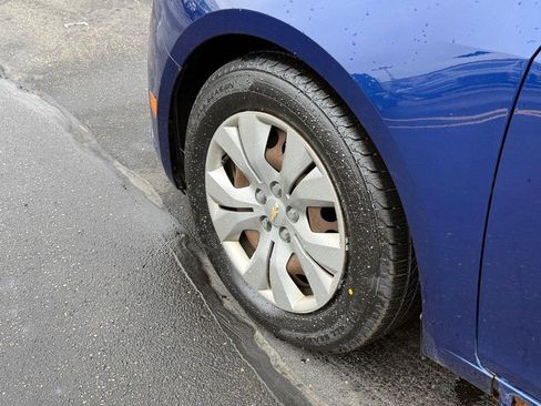 Used 2012 Chevrolet Cruze LS w/ Connectivity Package image 15