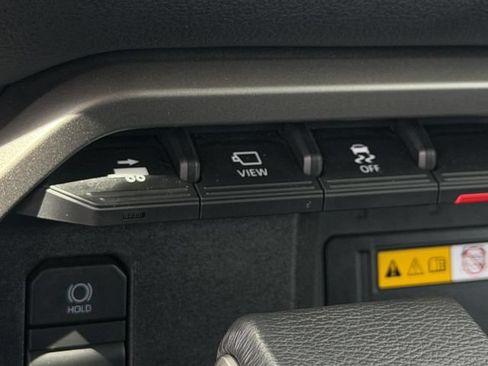 Used 2024 Toyota Tundra Limited AWD/4WD image 18