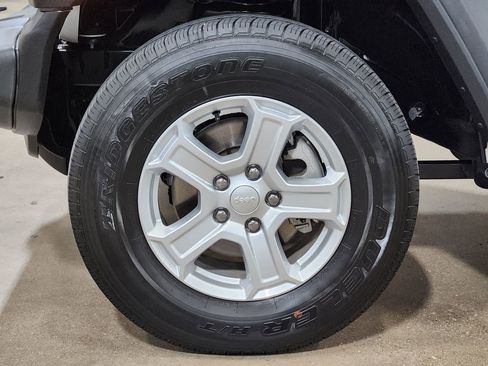 Used 2021 Jeep Wrangler Sport S image 26