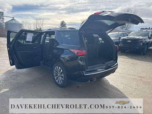Used 2023 Chevrolet Traverse Premier image 52