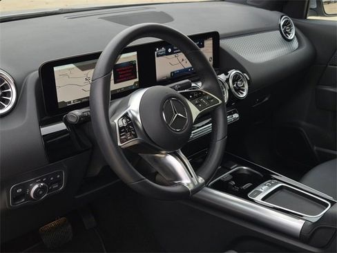 Certified 2025 Mercedes-Benz GLA 250 image 25