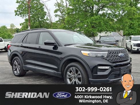 Certified 2022 Ford Explorer XLT w/ Equipment Group 202A AWD/4WD image 1
