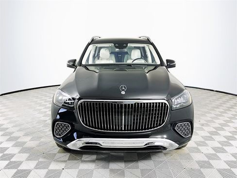 Used 2026 Mercedes-Benz Maybach GLS 600 4MATIC image 2