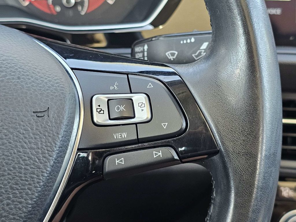 Used 2019 Volkswagen Jetta SEL FWD image 25