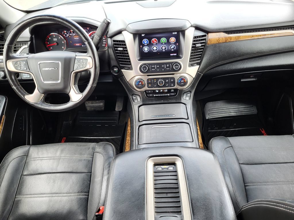 Used 2015 GMC Yukon Denali w/ Premium Package AWD/4WD image 30
