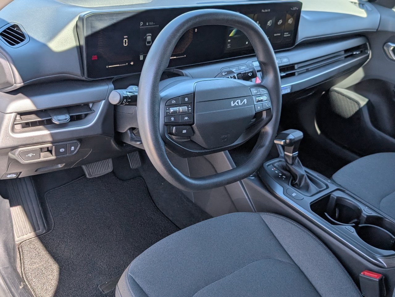 Used 2025 Kia K4 FWD image 14