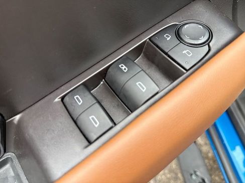 Used 2024 GMC Canyon AT4 image 13