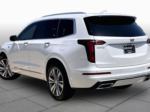 Used 2022 Cadillac XT6 Premium Luxury w/ Technology Package FWD image 12
