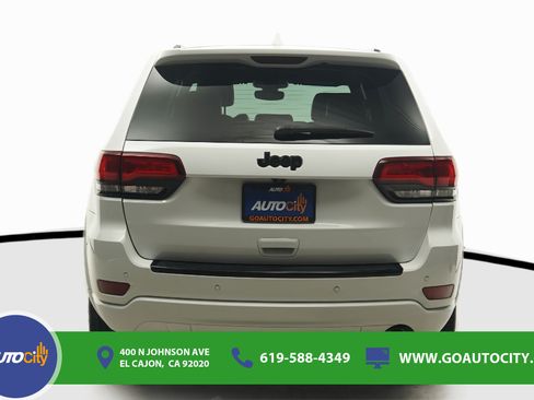 Used 2018 Jeep Grand Cherokee Altitude RWD image 12