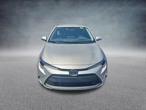 Used 2025 Toyota Corolla LE FWD image 3