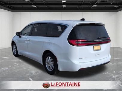 Used 2024 Chrysler Pacifica Touring-L