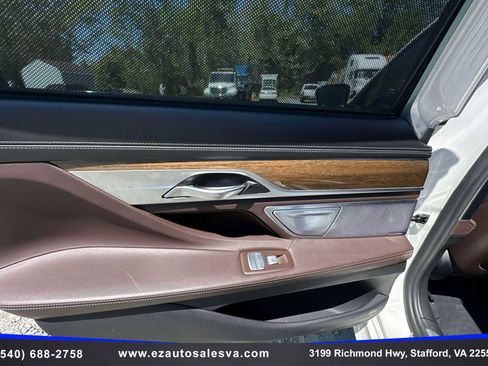 Used 2018 BMW 750i xDrive AWD/4WD image 19