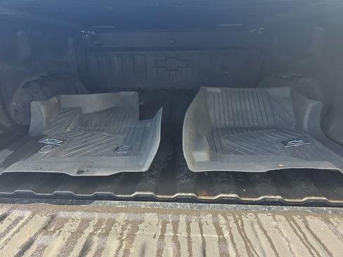 Used 2015 Chevrolet Silverado 1500 High Country w/ High Country Premium Package AWD/4WD image 33