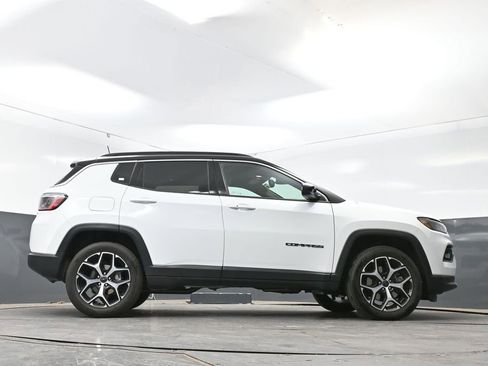 Used 2025 Jeep Compass Limited AWD/4WD image 49