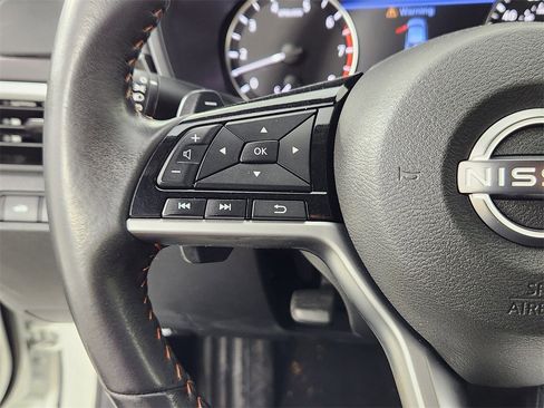 Used 2023 Nissan Altima 2.5 SR w/ SR Premium Package image 18