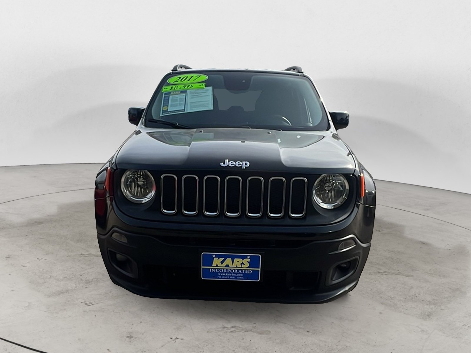 Used 2017 Jeep Renegade Latitude w/ Popular Equipment Group AWD/4WD image 2