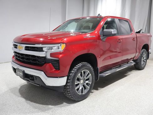 Used 2023 Chevrolet Silverado 1500 LT w/ Leather Package AWD/4WD image 8